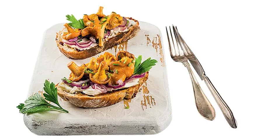 Bruschetta cu chanterelles